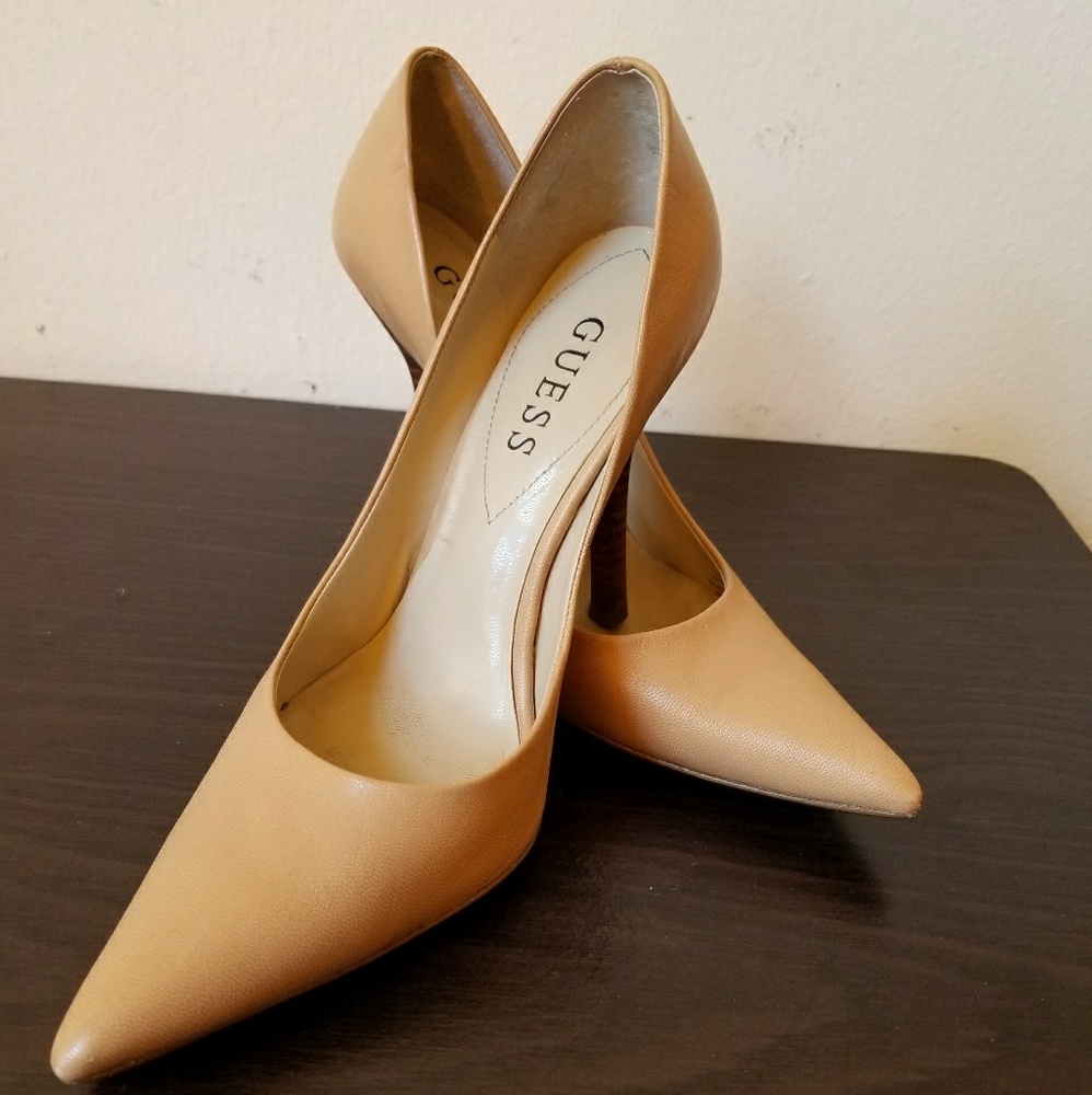 Stiletto pumps